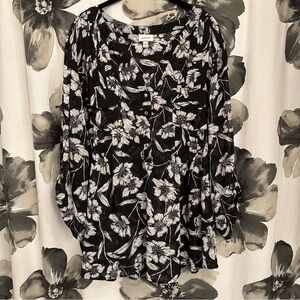 Floral V Neck B&W Top